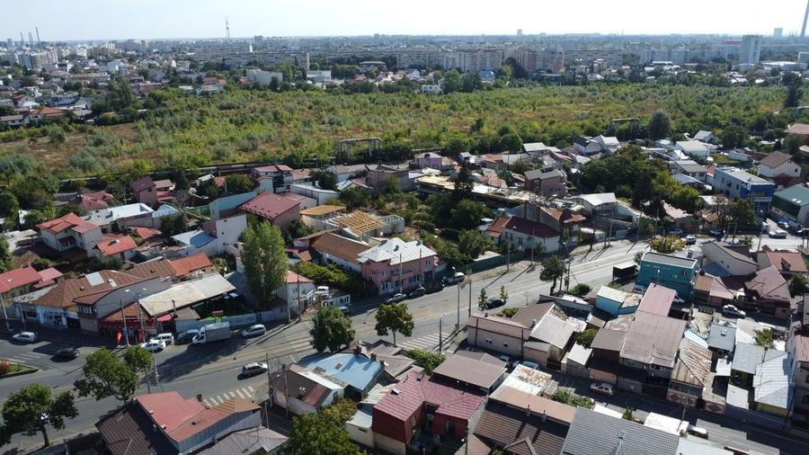 De vanzare apartament de 94MP cu curte de 90 MP - 13