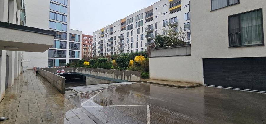 Apartament cu 2 camere, logie, parcare subterană inclusă, într-un imobil de lux - 5