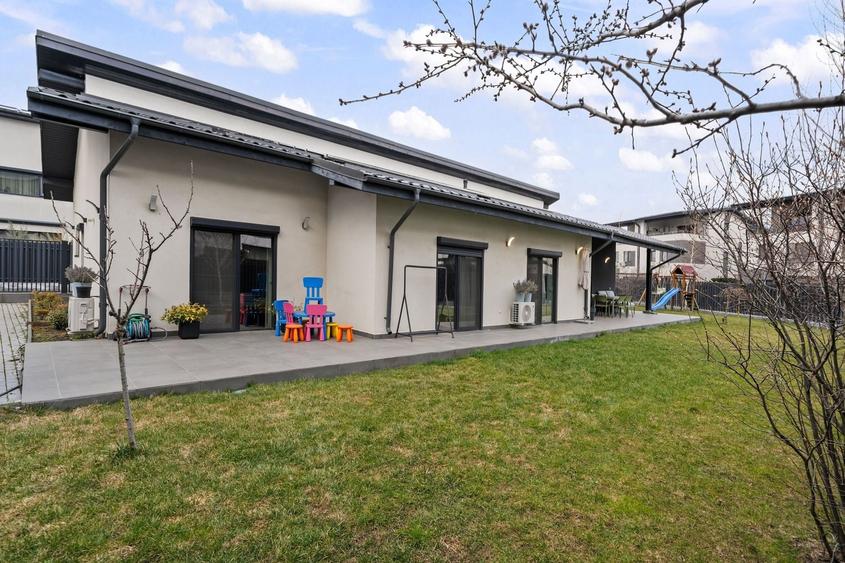 Vila pe parter cu 5 camere  | 655 mp teren | dotata cu panouri solare - 2