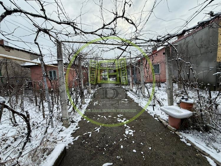 Casa parter, 700 MP teren, 50 MP utili, Craiova, cartier Bariera Valcii - 1