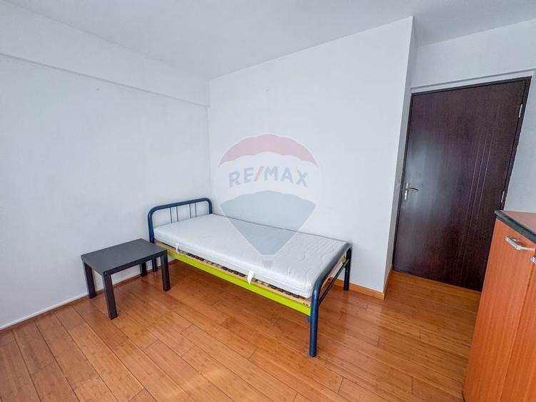 De inchiriat – Apartament elegant cu 3 camere,  Zona Piata Rosetti - 11