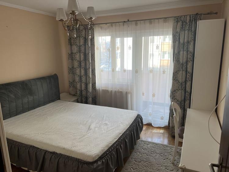 Inchiriez apartament cu 4 camere - 7