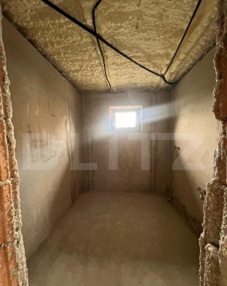 Casa individuala de vanzare, cu 4 camere, 96 mp, zona ?u - 5