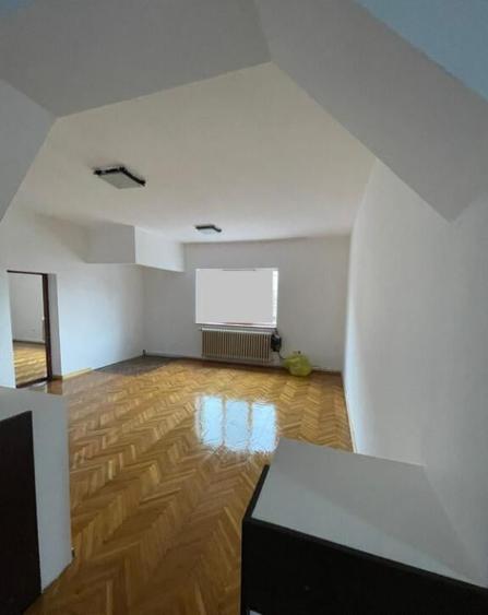 Urgent! 22 Decembrie, apartament la casa ,4 camere, parter - 6