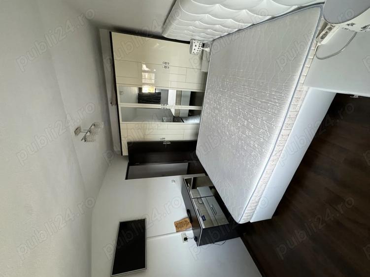 Proprietar inchiriez apartament 3 camere Lunei - 1