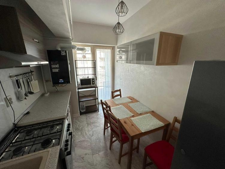 Inchiriez apartament 2 camere Royal Town Iasi - 2