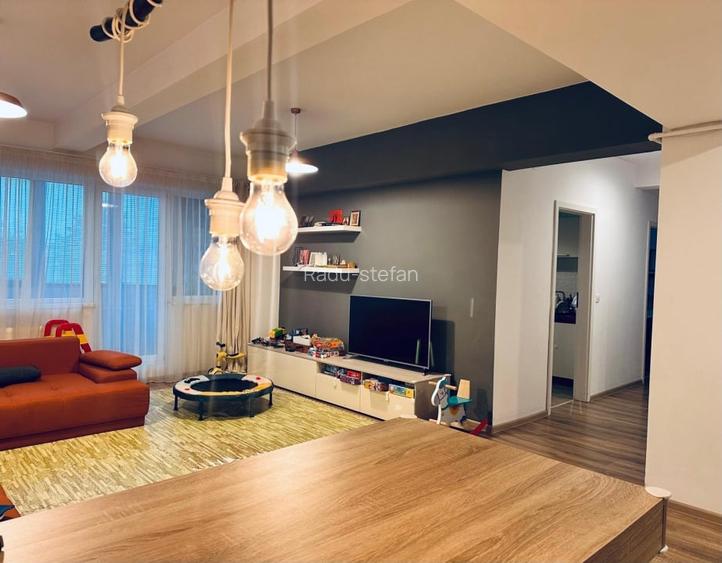 Apartament cu 3 camere decomandat, mobilat în Străulești
