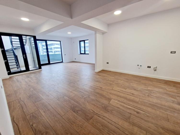 Penthouse cu 4 camere, 372 mp inclus terasa , la 200 m de rond Pipera - 2