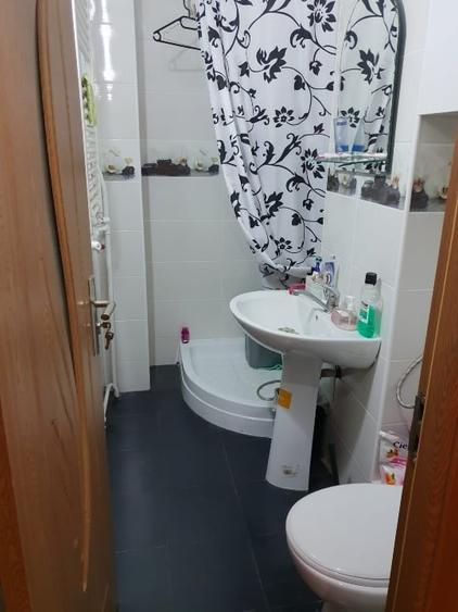 Inchiriez ap.4 camere decomandat, centrala proprie - la 5 min. de metrou Pacii - 7