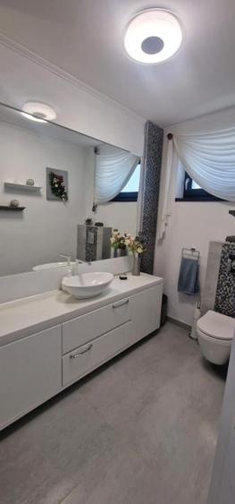 De vanzare vila triplex moderna 4 camere 2 bai in Șelimbar - 13