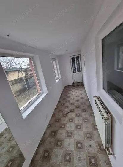 A 39 Proprietarul vinde in Buhu?i ,casa 3 camere la strada , - 15