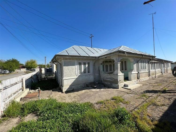 Casa batraneasca + teren 1881 mp de vanzare in Sat Milcovul - 7