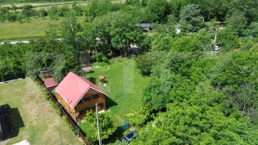 Cabana de poveste pe malul raului | Refugiu in natura, teren generos - 12