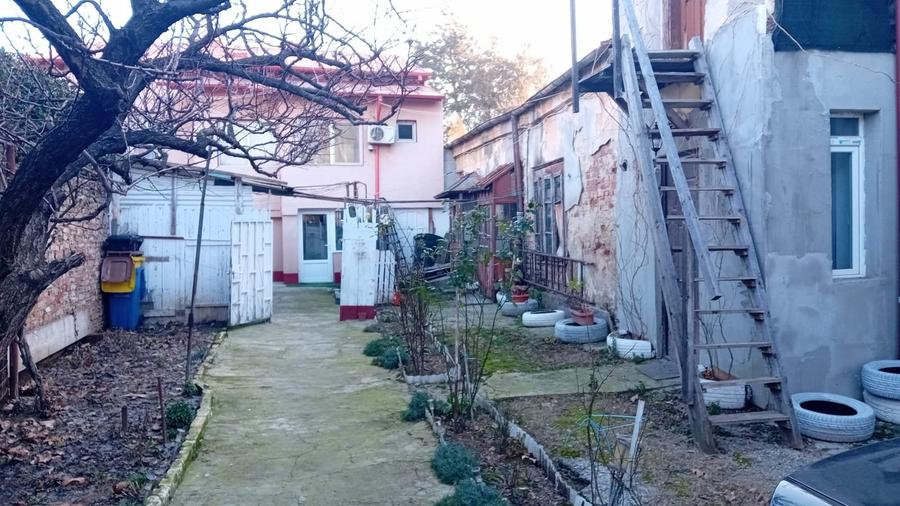 Casa demolabila/ renovabila Popa Nan/Matei Voievod - 1
