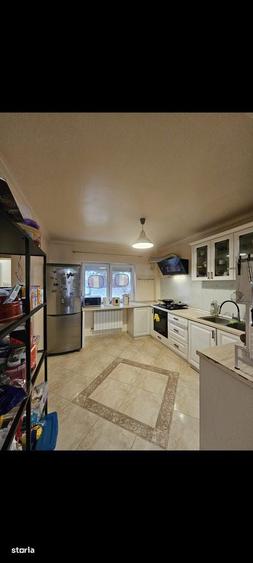 Casa spa?ioasa cu garaj, aproape de lac - 6