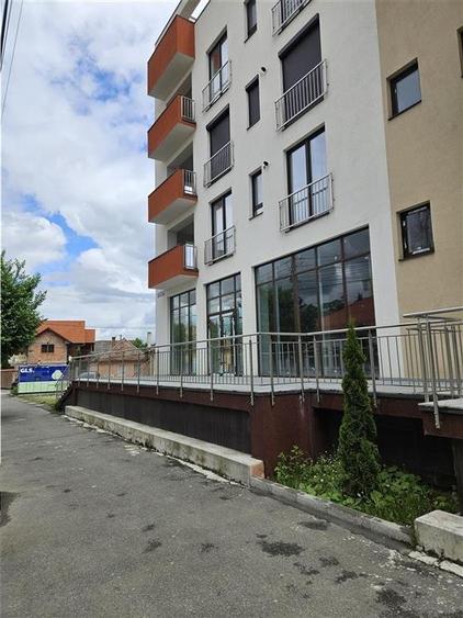 Spatiu Comercial - 200 mp - Showroom - Servicii - Clinica Medicala - 18