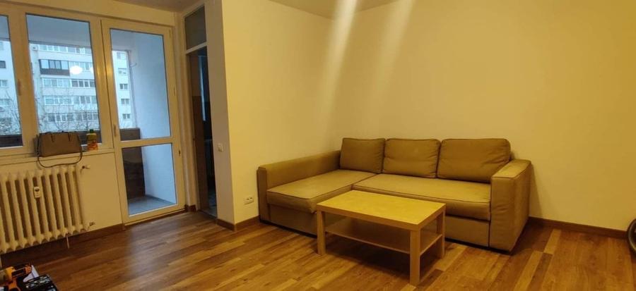 Garsonieră semidecomandată, mobilată în Vitan