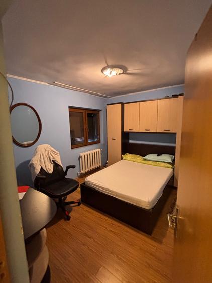 Apartament cu 3 camere semidecomandat în Exterior Vest