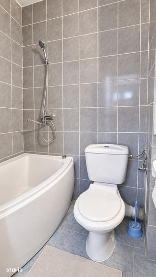 Apartament cu 2 camere decomandat în Podul de Piatră