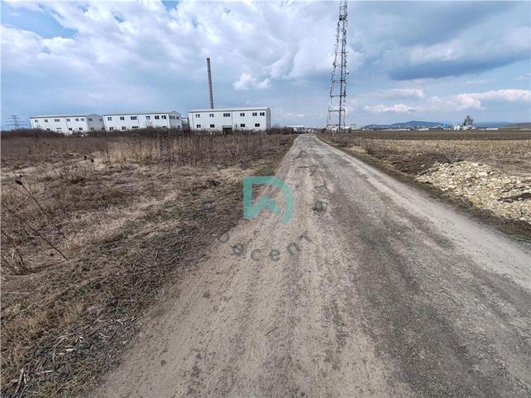 Teren intravilan de 5900 mp, în Periferie