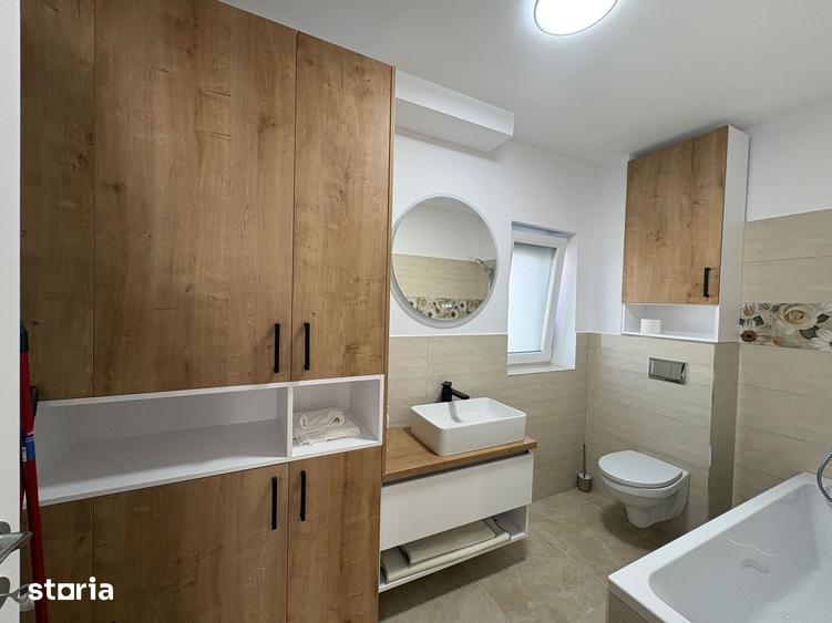 Casă cu 4 camere cu Teren 70 Mp în Central