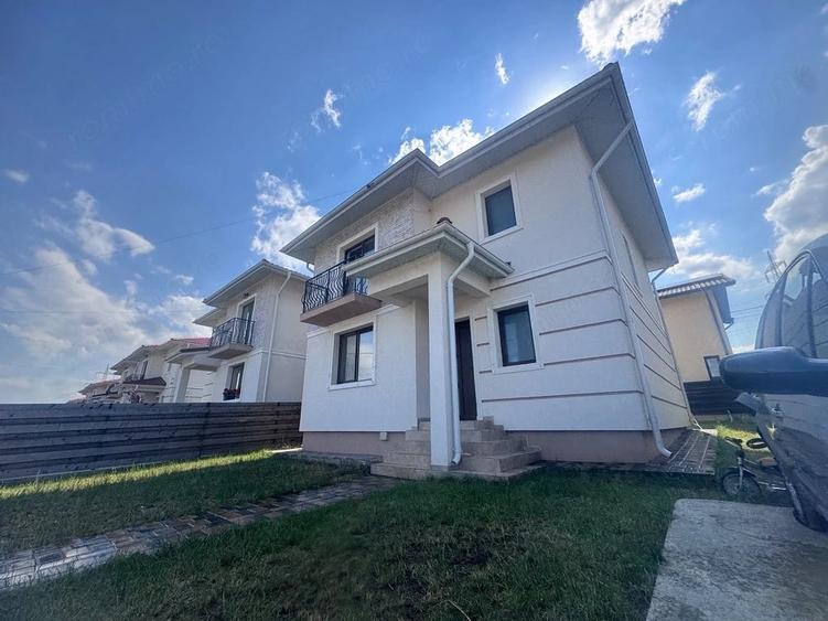 Casă cu 4 camere cu Teren 250 Mp în Cug