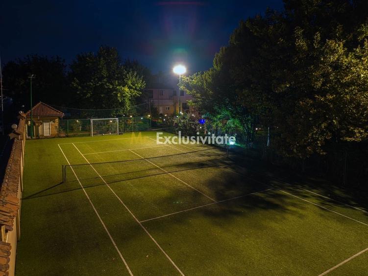 Casă individuală cu 19 camere cu Piscina în Pantelimon
