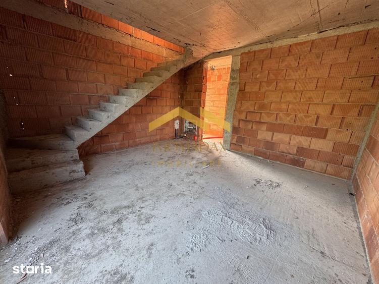 Casă cu 3 camere cu Teren 200 Mp în Remetea Mare