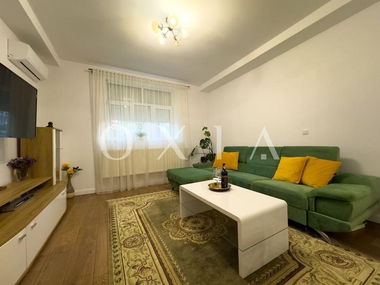 Casă individuală cu 7 camere cu Canalizare în Rogerius
