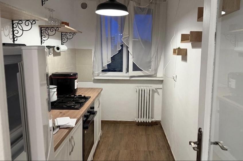 Apartament cu 2 camere semidecomandat în Exterior Vest