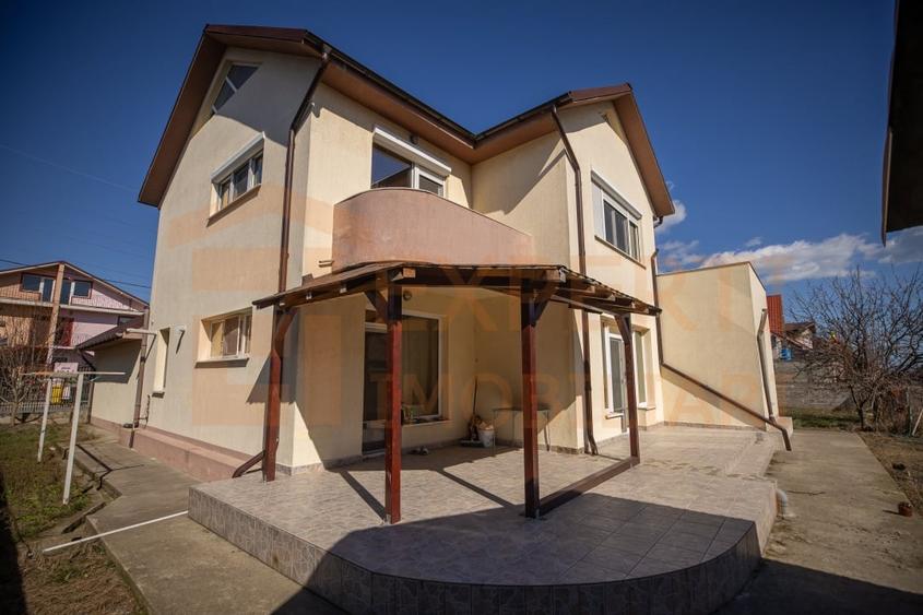 Casă individuală cu 6 camere cu Canalizare în Năvodari
