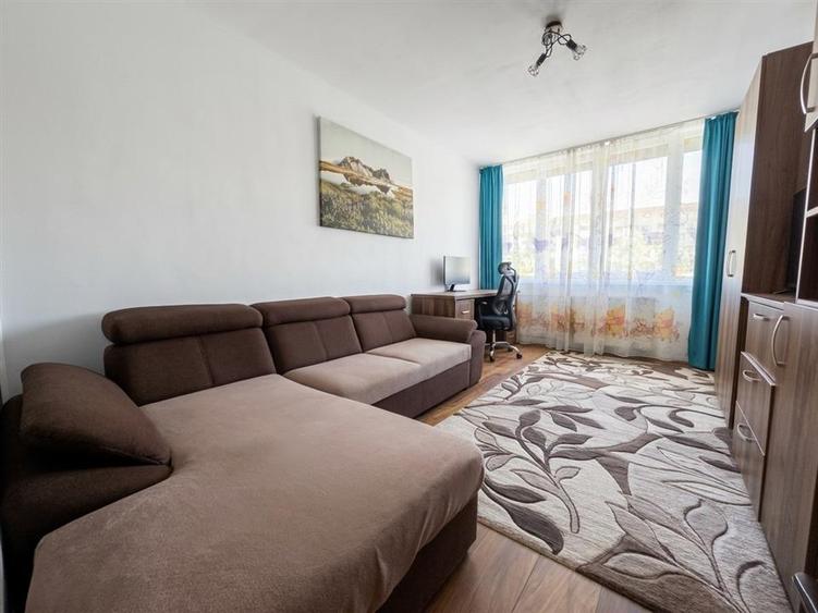 Apartament cu 3 camere decomandat în Iosia