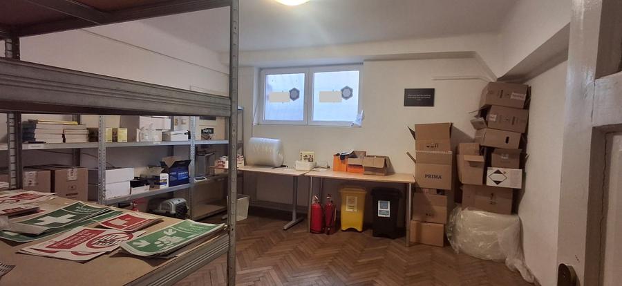 Apartament cu 4 camere decomandat în Cotroceni