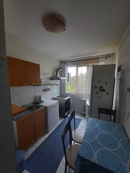 Apartament cu 2 camere semidecomandat în Gorjului