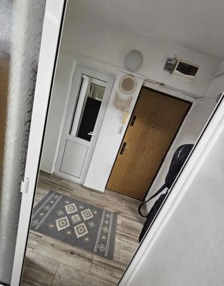 Apartament cu 3 camere decomandat, mobilat în Mircea cel Bătrân