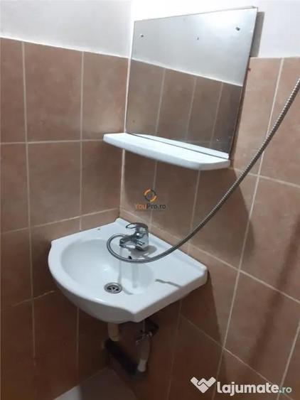 Garsonieră decomandată, mobilată în Buziașului