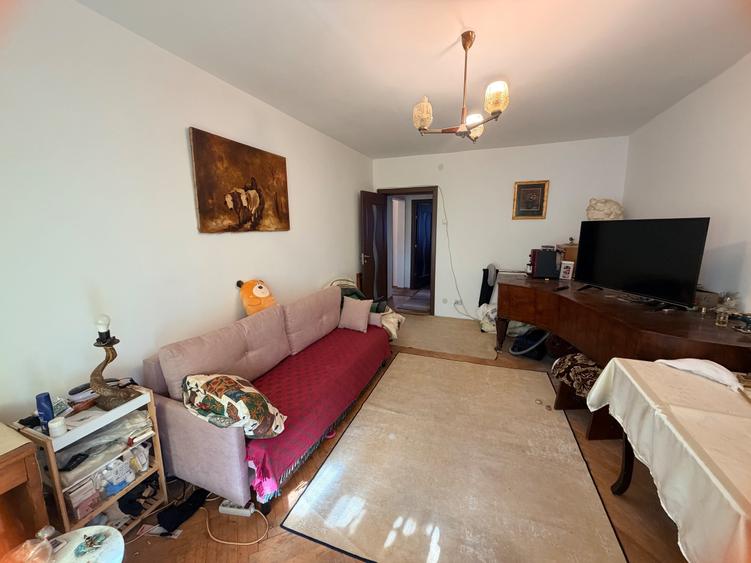 Apartament cu 3 camere în Alexandru cel Bun