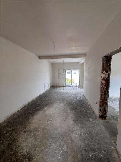 Duplex cu 3 camere cu Canalizare în Moșnița Nouă