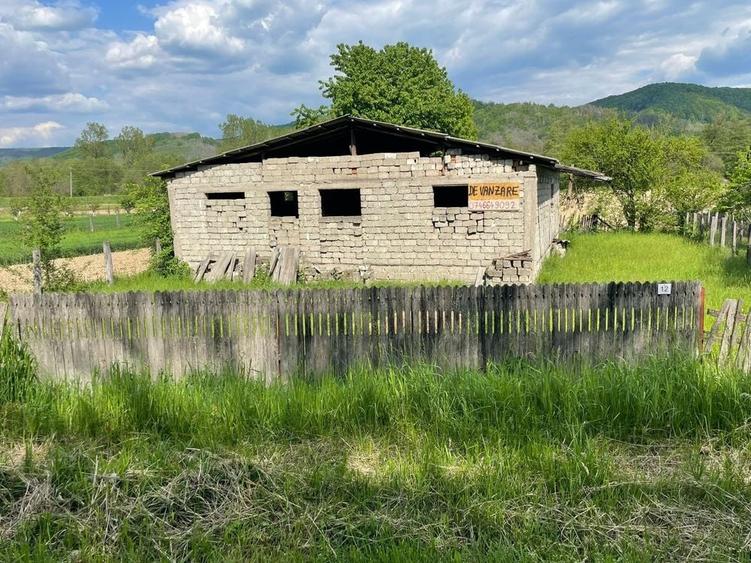 Casă cu 4 camere în Băjești