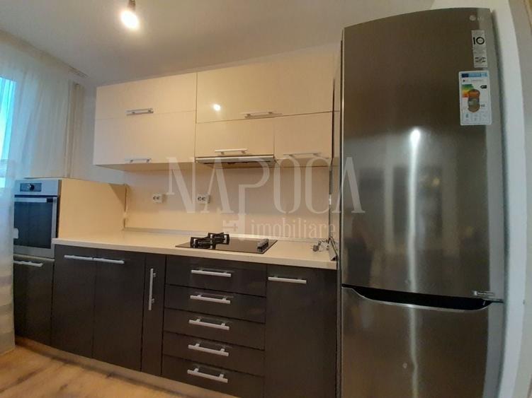 Apartament cu 3 camere semidecomandat în Decebal