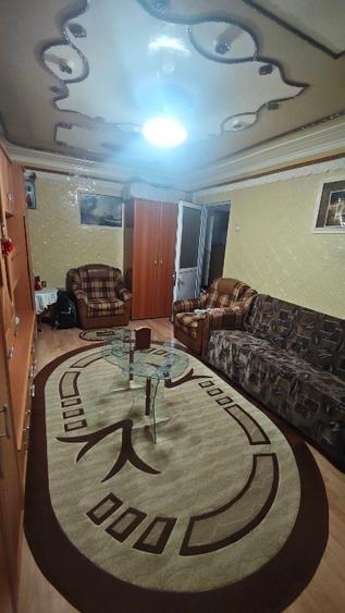 Apartament cu 4 camere decomandat în Malu Roșu