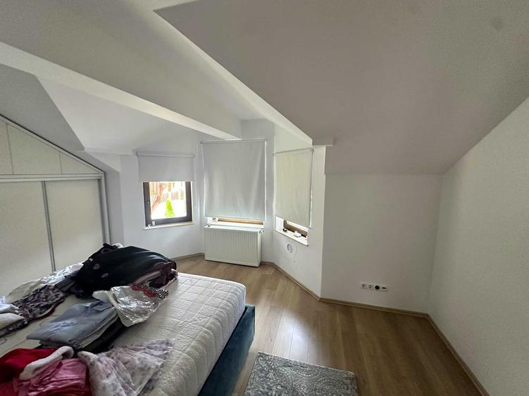 Casă cu 4 camere cu Teren 250 Mp în Exterior Vest