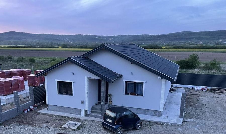 Casă cu 4 camere în Central