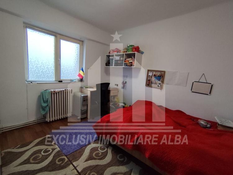 Apartament cu 4 camere decomandat, mobilat în Cetate