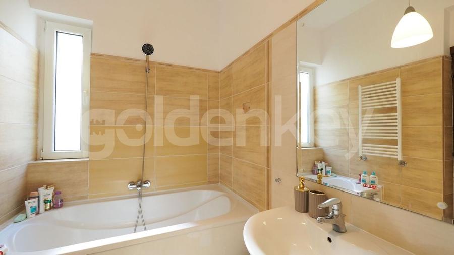 Apartament spatios cu 4 camere | 22mp terase | garaj - 12