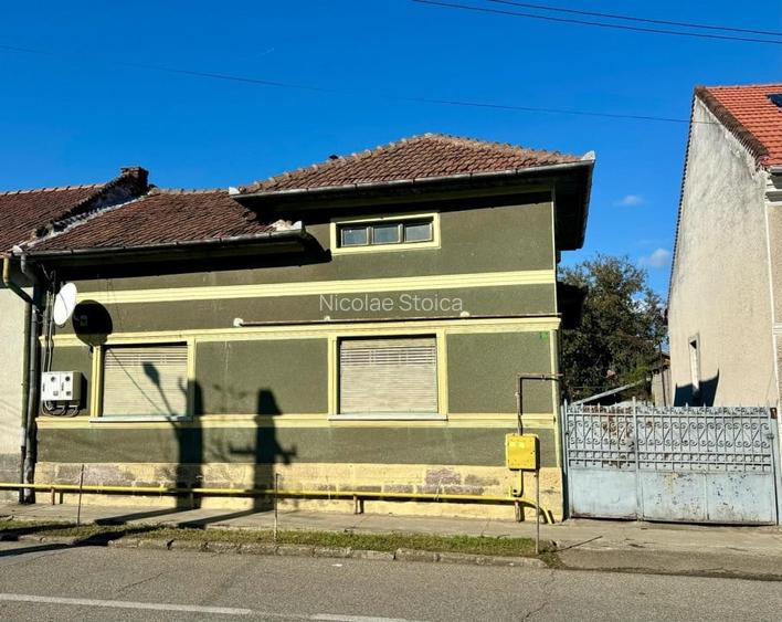 Casă individuală cu 3 camere în Simeria Casă individuală cu 3 camere în Simeria