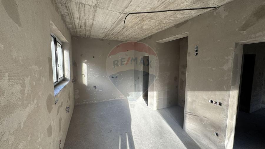 Casa noua de vanzare in zona Parcul Mare (Regina Maria)-semifinisata - 3