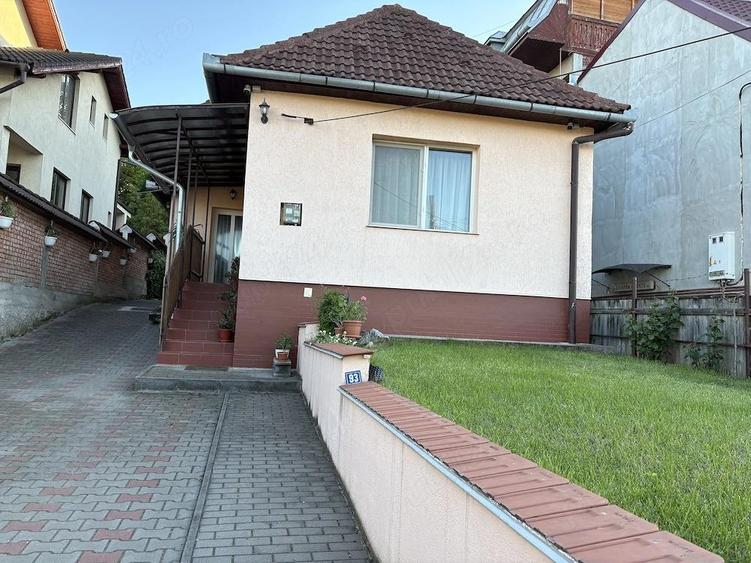 Vand casa renovata complet cu teren generos - 1