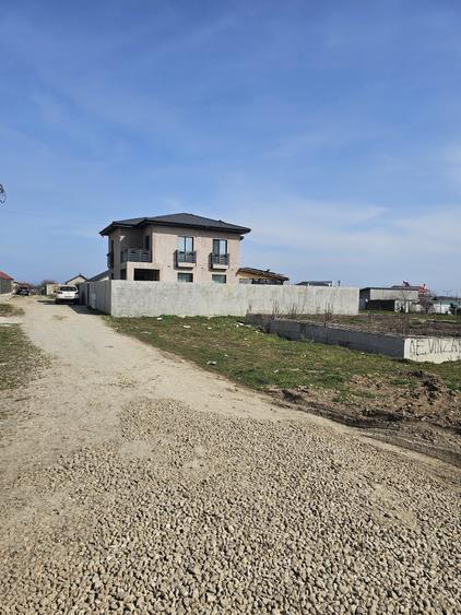 TEREN CU PRIOECT P+1E 420 mp  - LAZU - 3