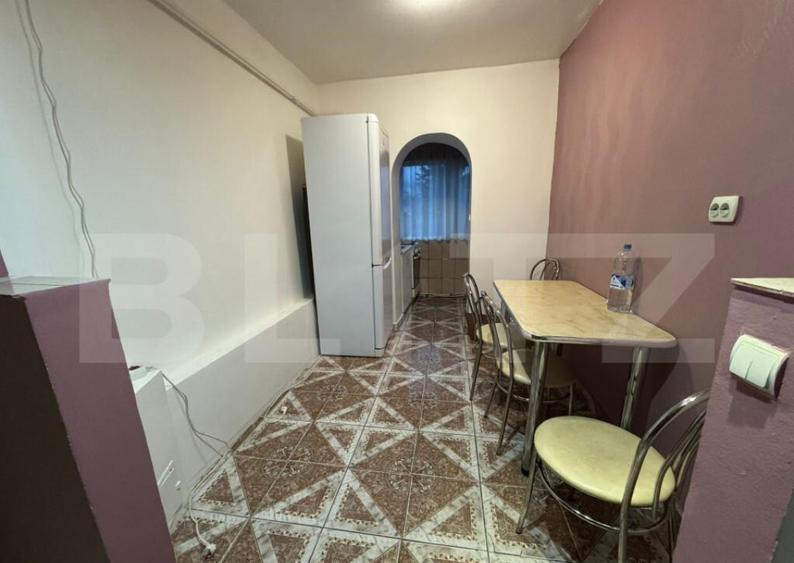 Apartament de vanzare 3 camere, etaj 4/5, zona Bradet - 9